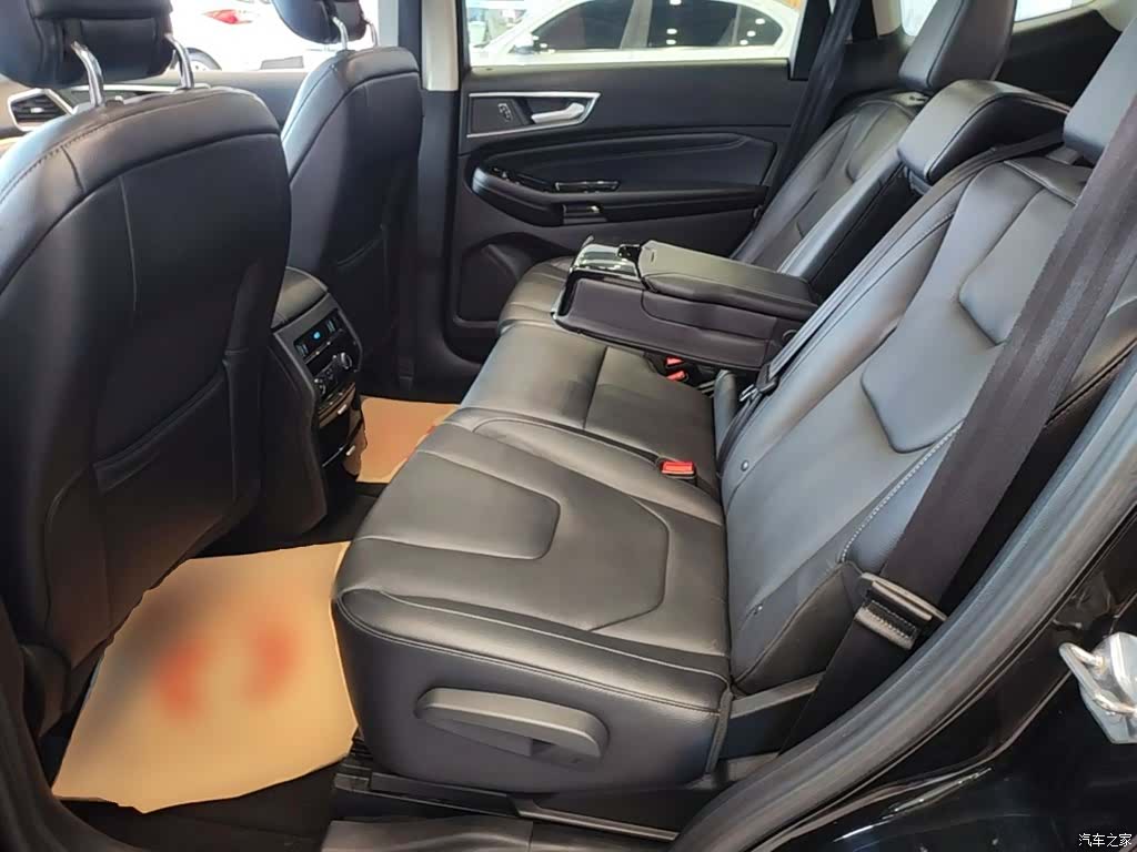 Ford Edge, 2016 17