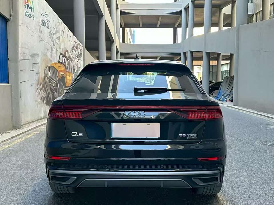 Audi Q8