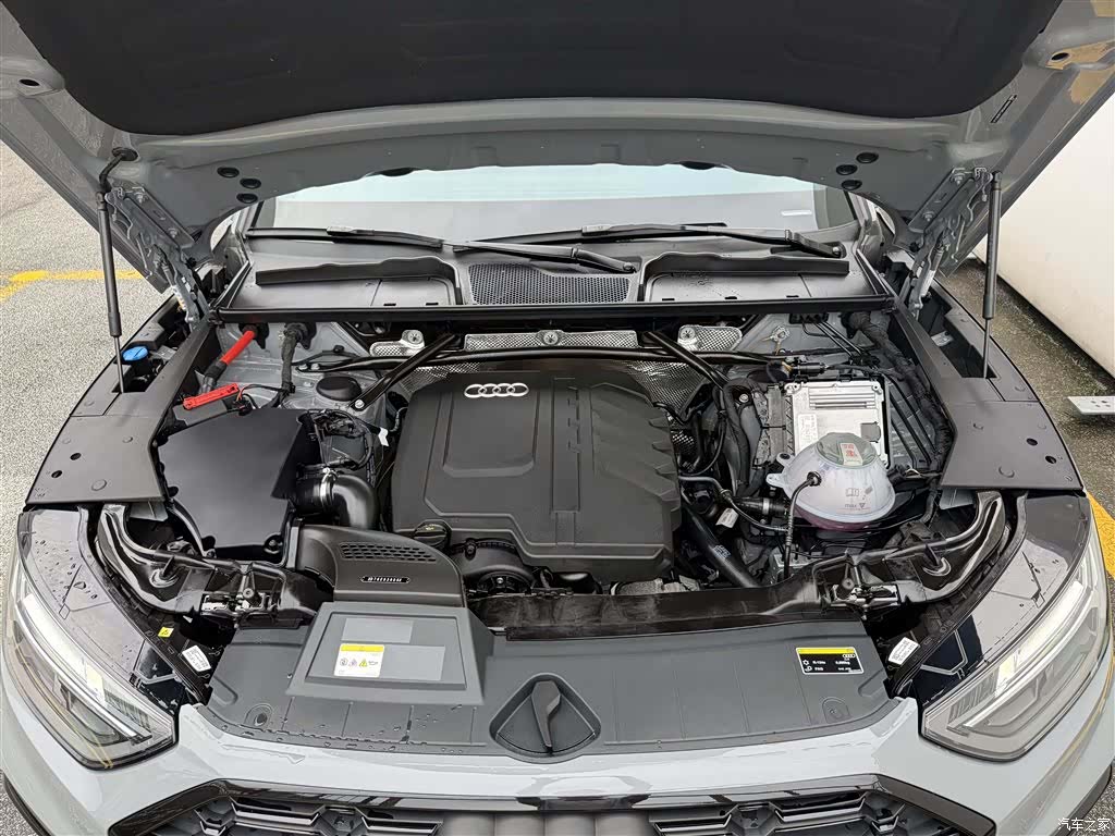 Audi Q5L, 2025 9