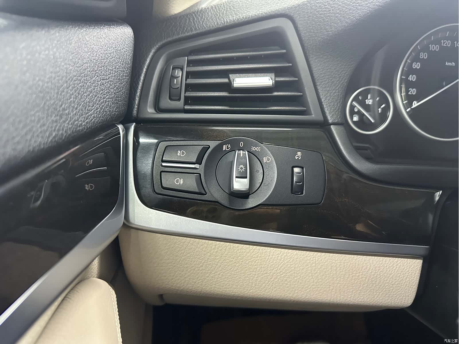 BMW 5 Series, 2012 18