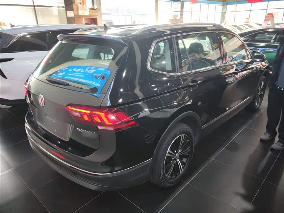 Volkswagen Tiguan L