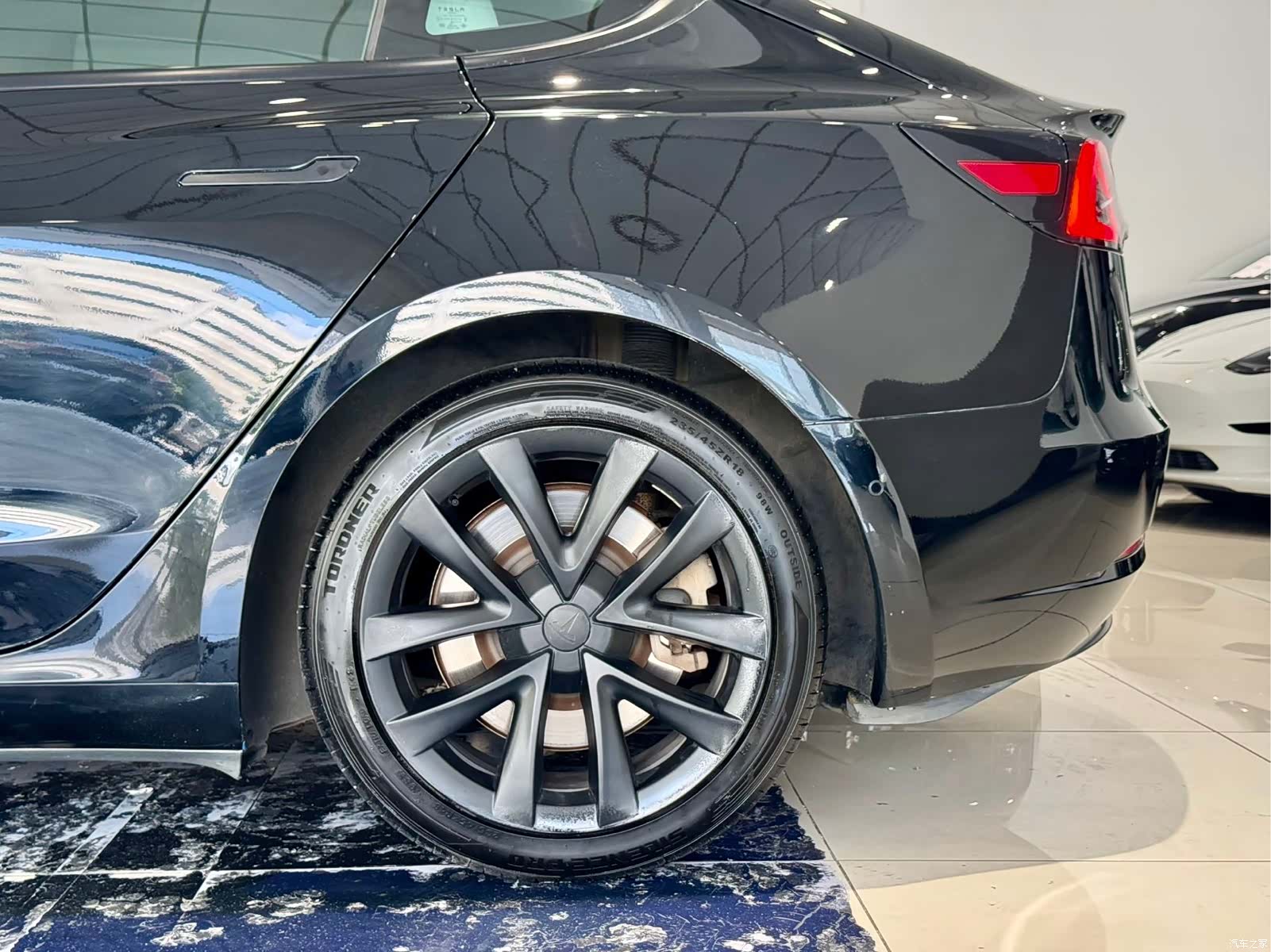 Tesla Model 3, 2021 13