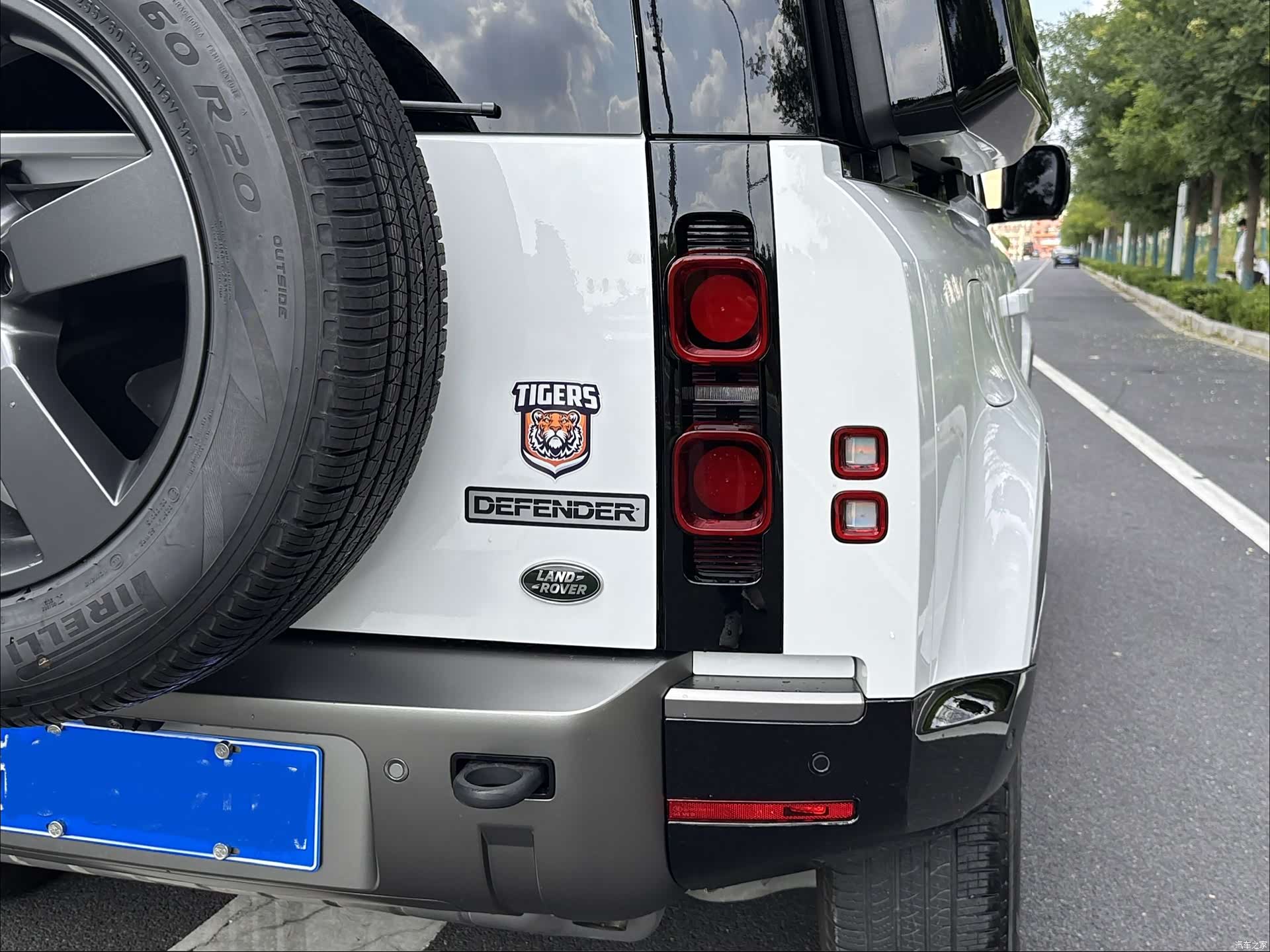 Land Rover Defender, 2021 26