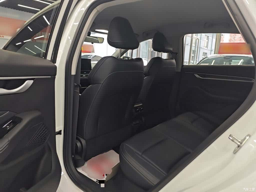 Geely Emgrand, 2025 17