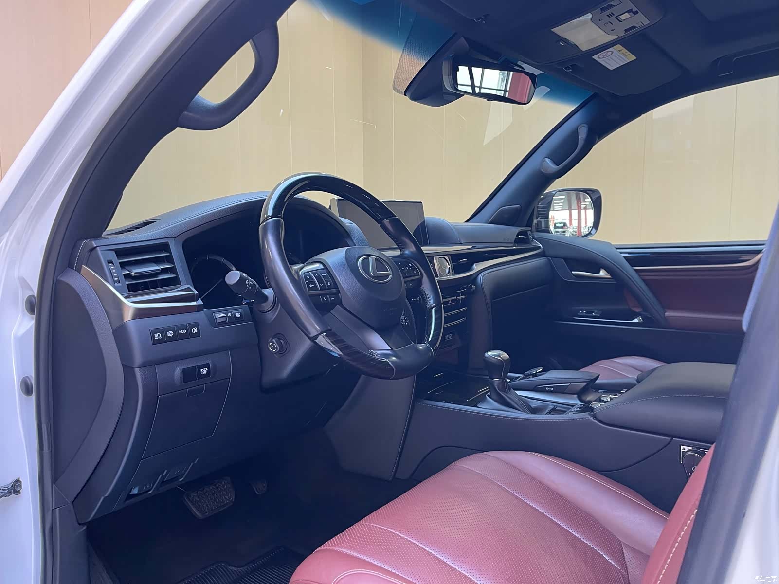 Lexus LX, 2019 10