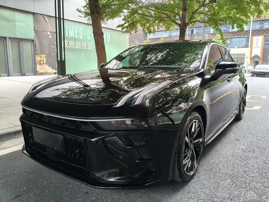 Lynk & Co 03