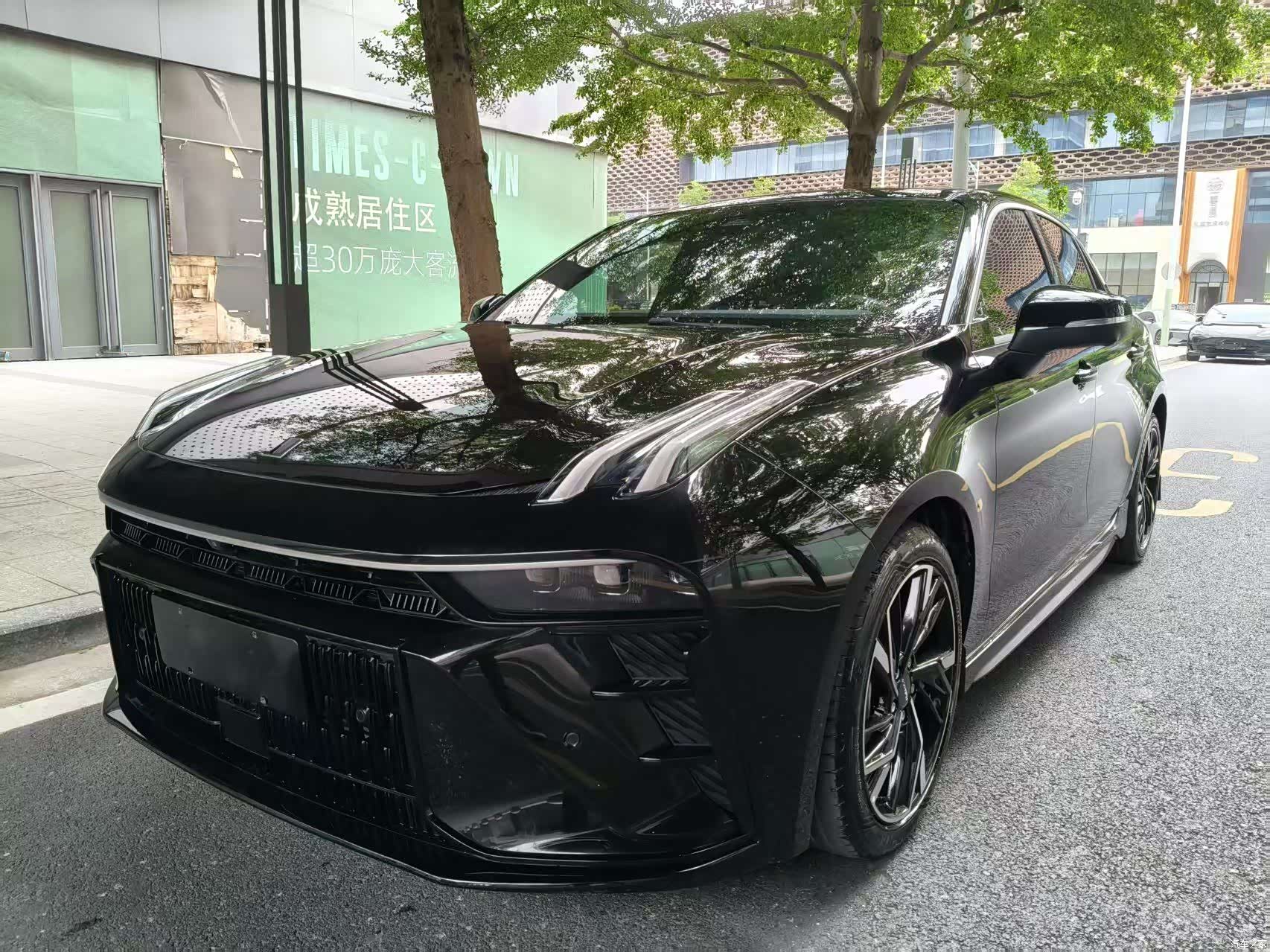 Lynk & Co 02