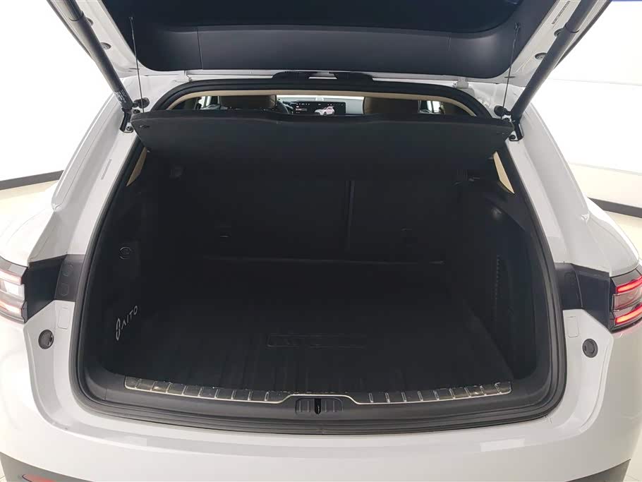 AITO Ask the world M5