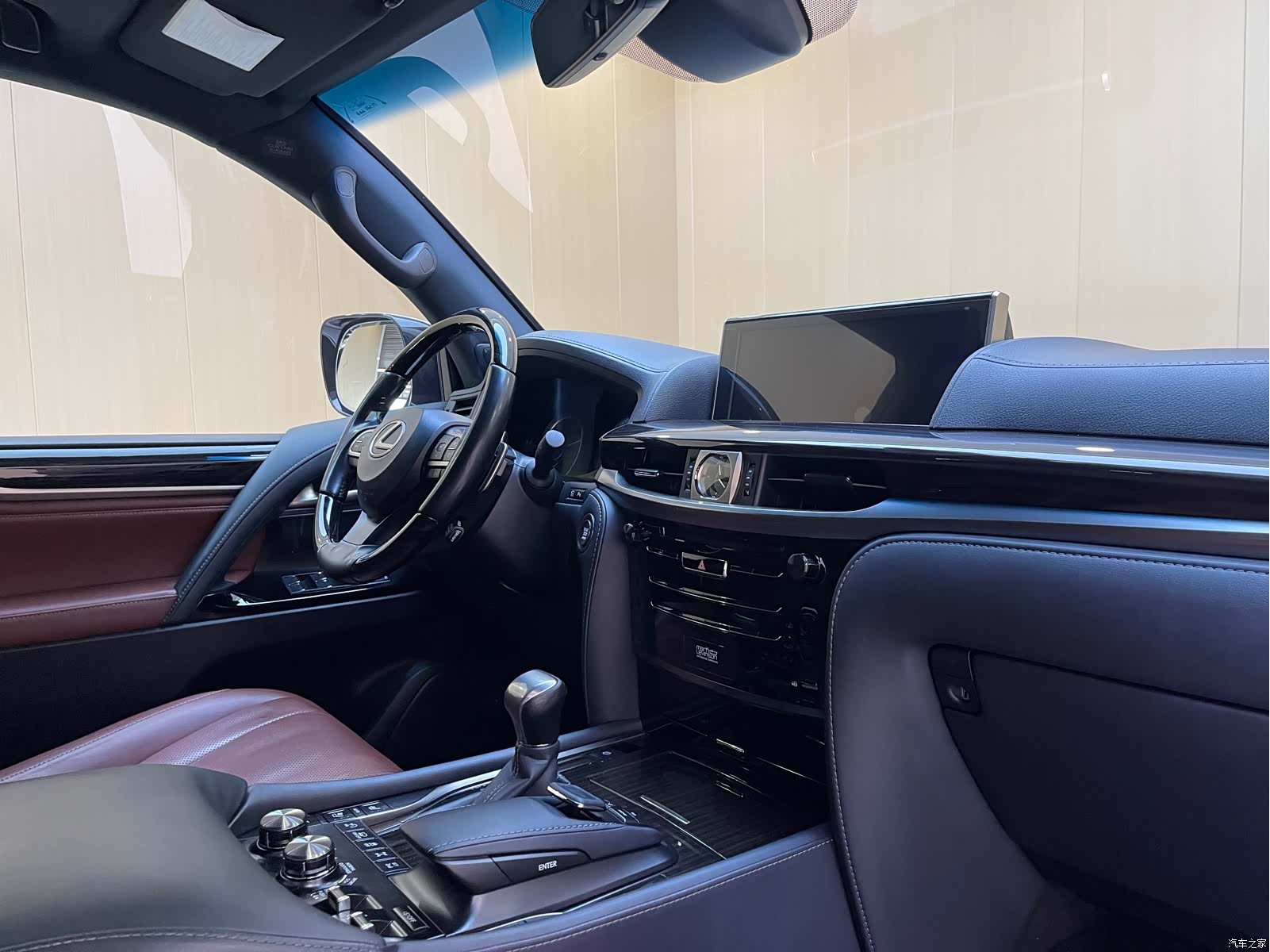 Lexus LX, 2019 12