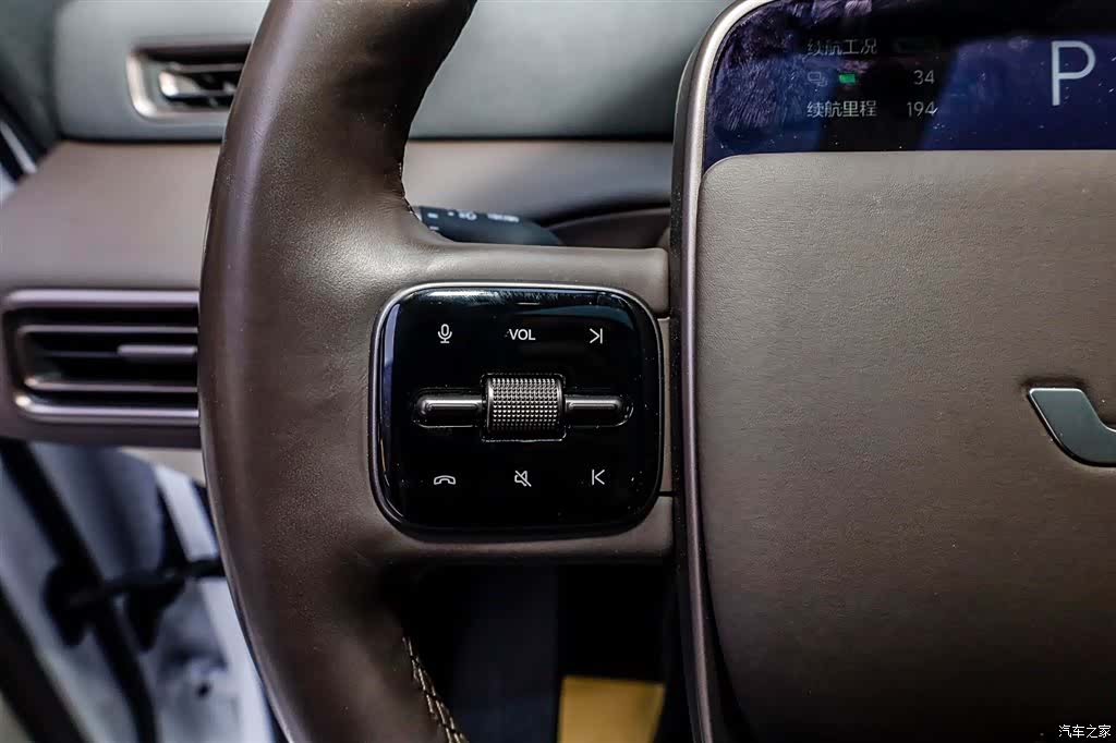 Li Auto MEGA, 2024 28