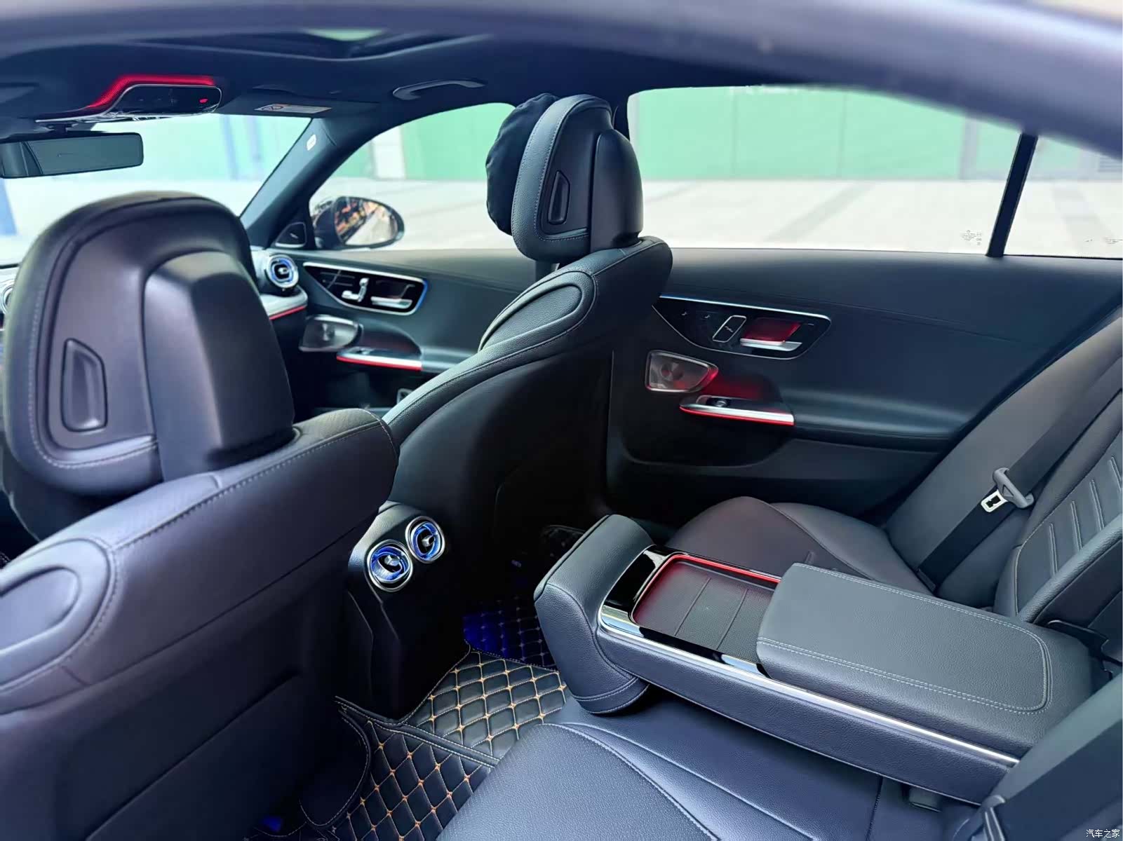 Mercedes-Benz C-Class, 2023 10