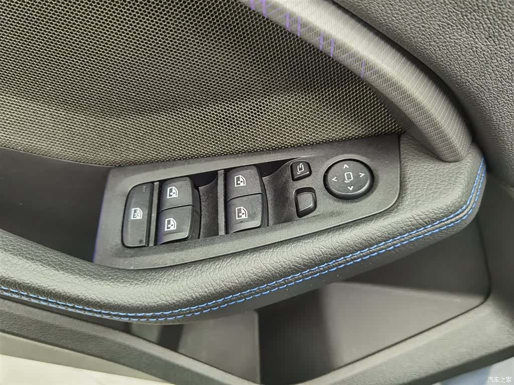 BMW 2 Series, 2023 9
