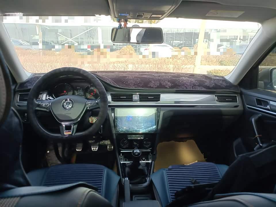 Volkswagen C-TREK Wei Collar