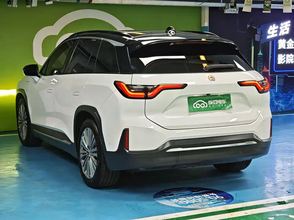 NIO ES6