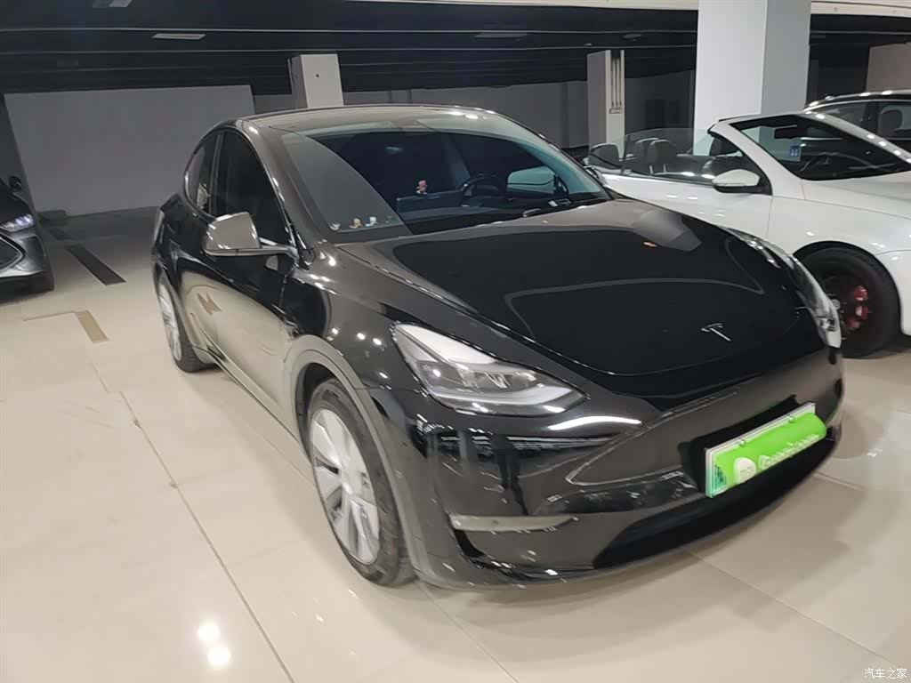 Tesla Model Y, 2022 4