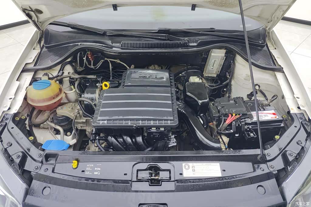 Volkswagen Polo, 2015 10