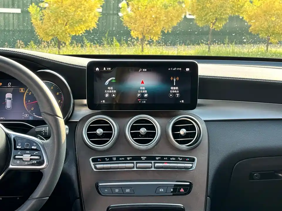 Mercedes-Benz GLC Mercedes-Benz GLC