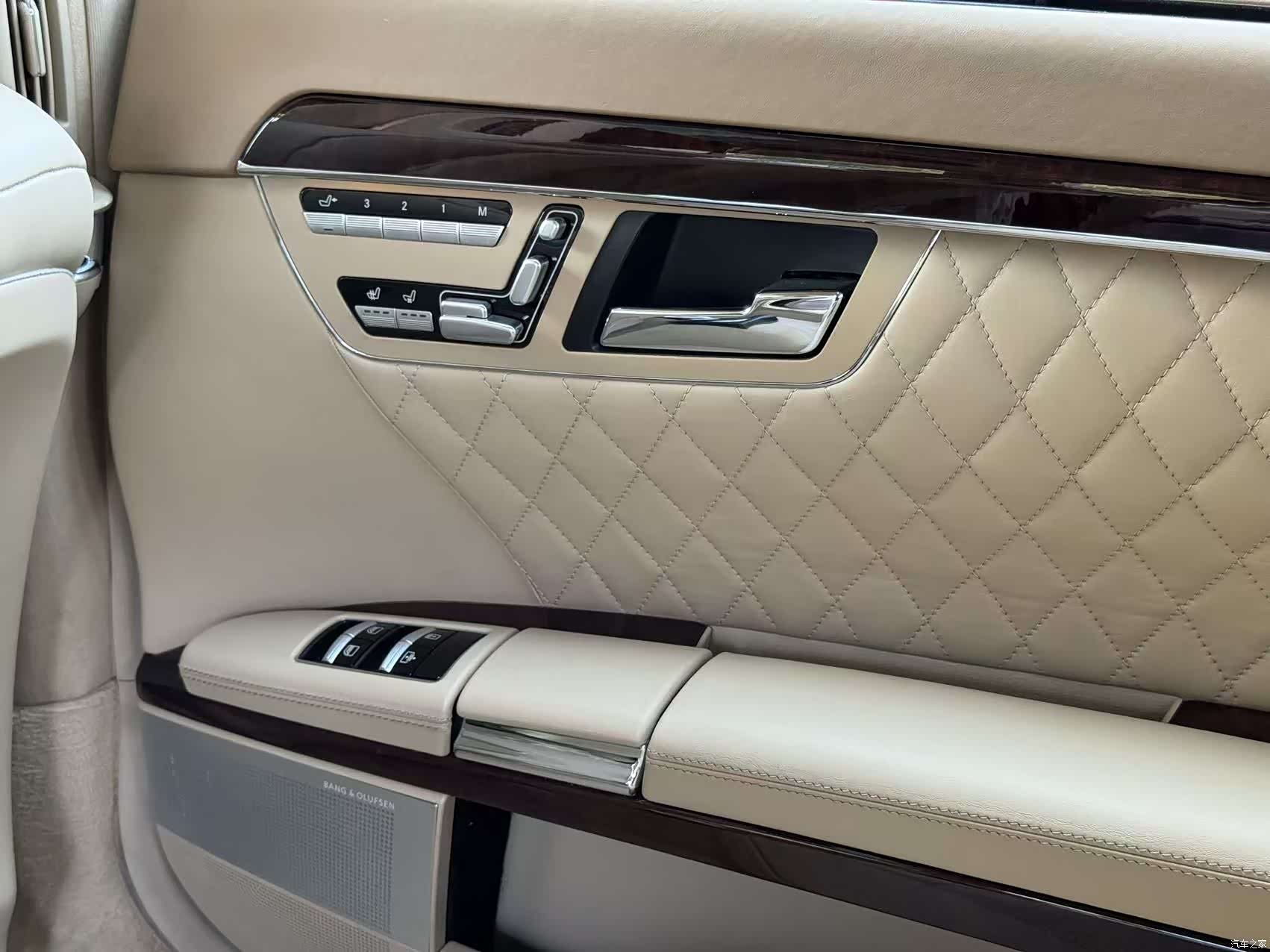Mercedes-Benz S-Class, 2015 28