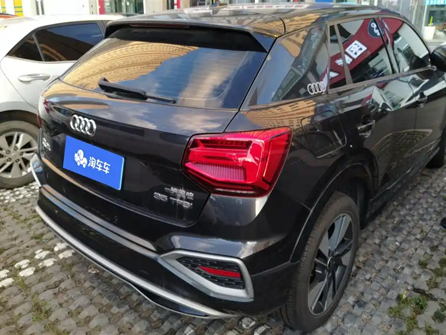 Audi Q2L