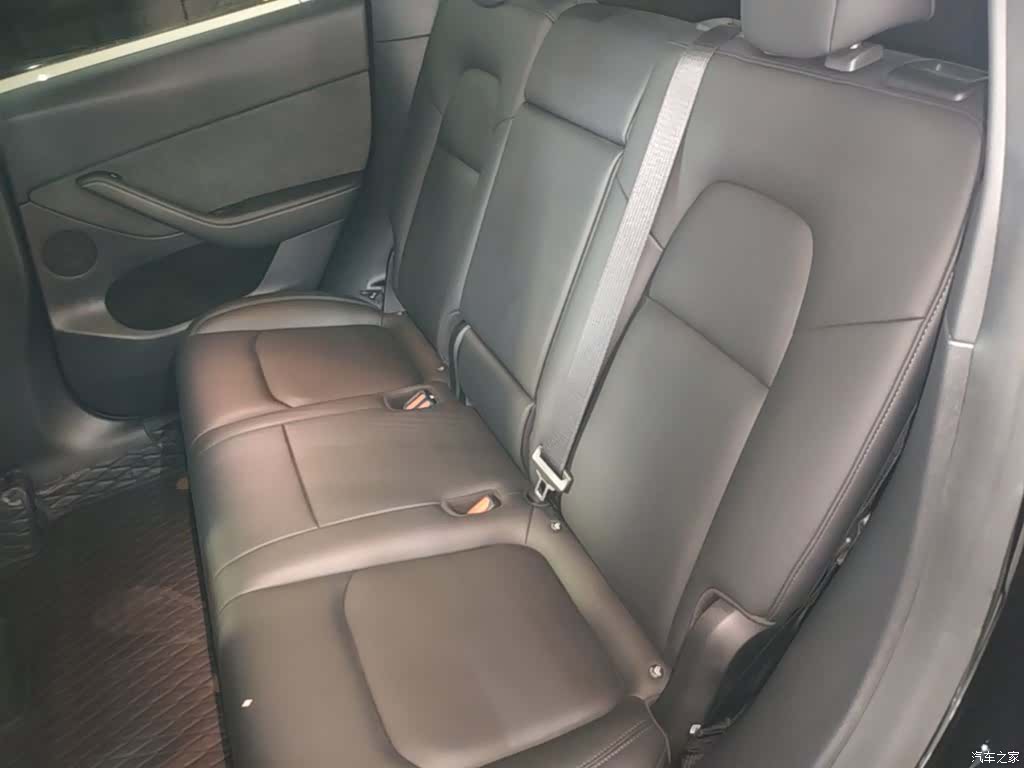 Tesla Model Y, 2021 17
