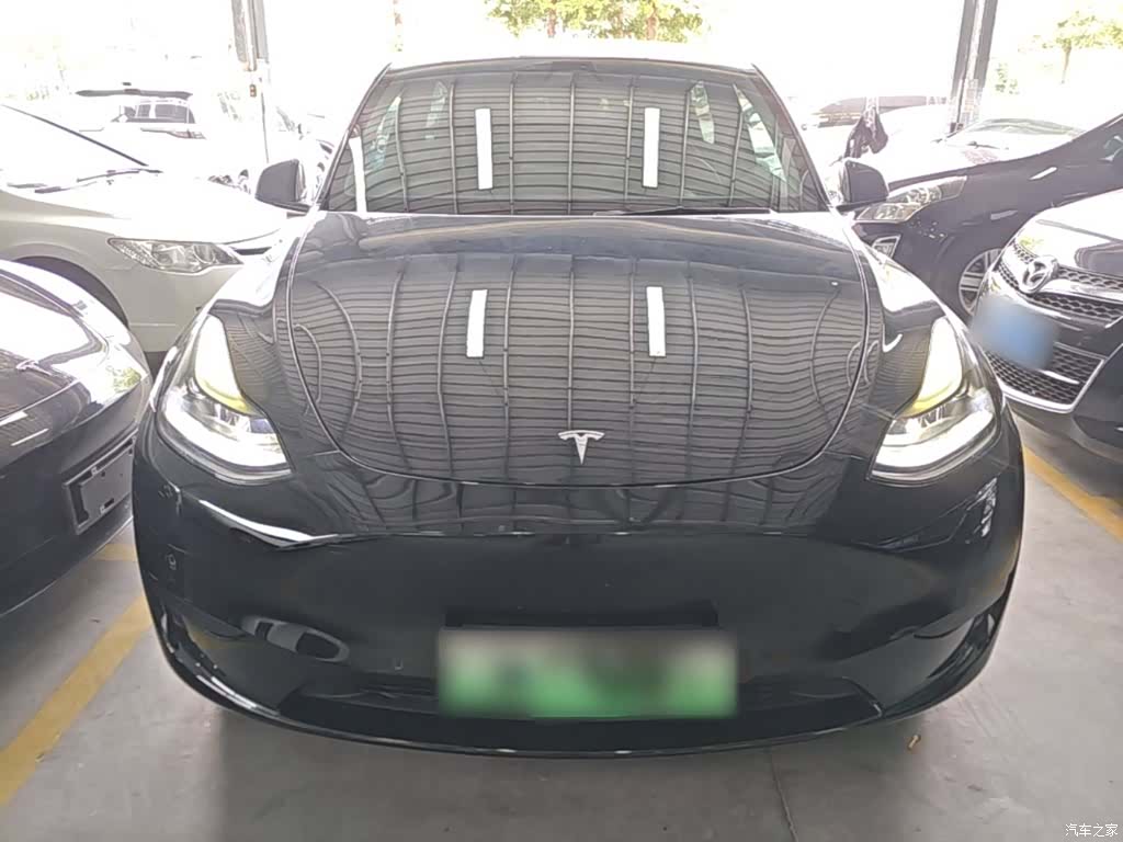 Tesla Model Y, 2022 3