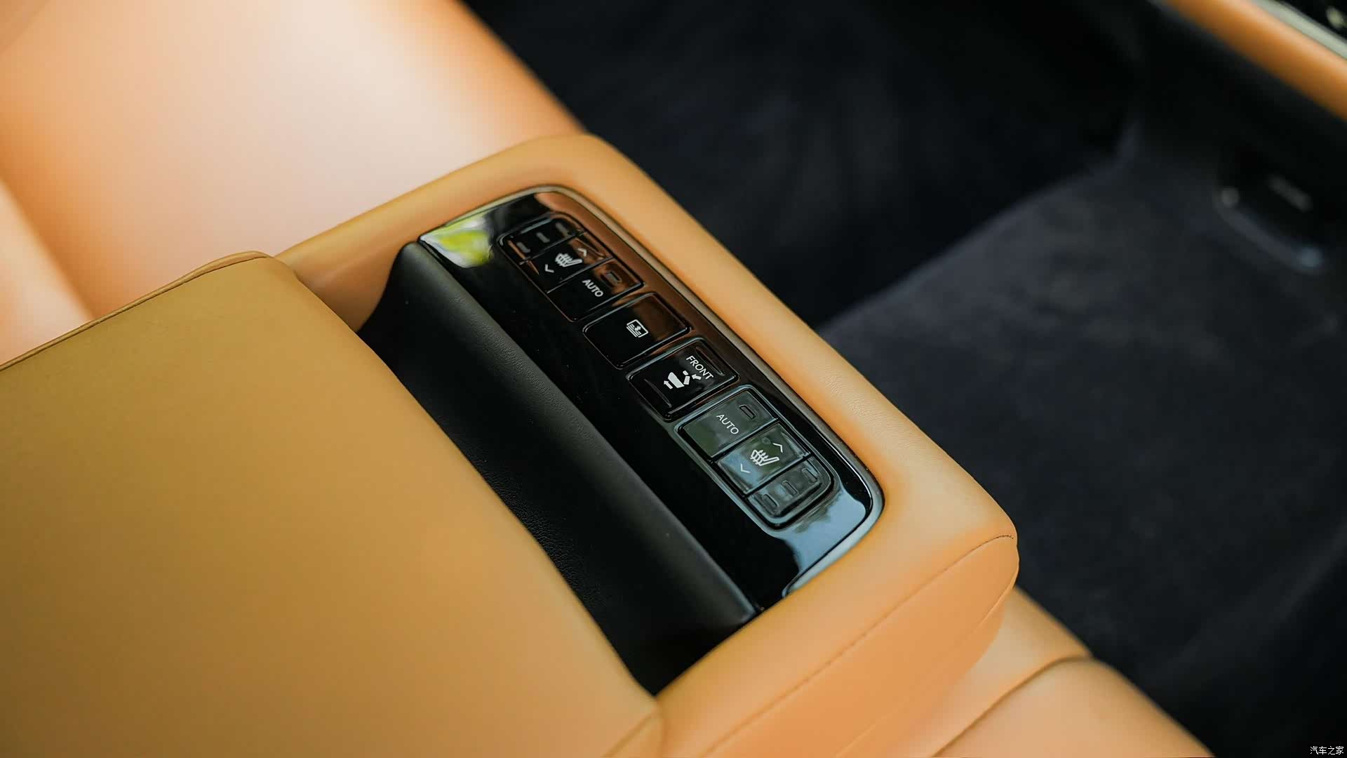 Lexus LS, 2023 17
