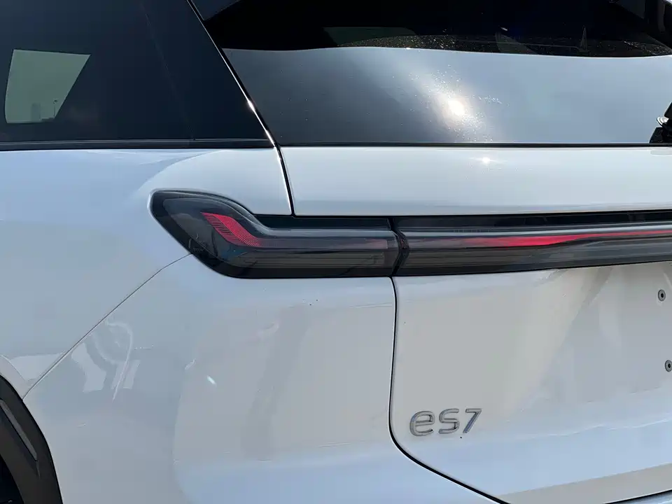 NIO ES7
