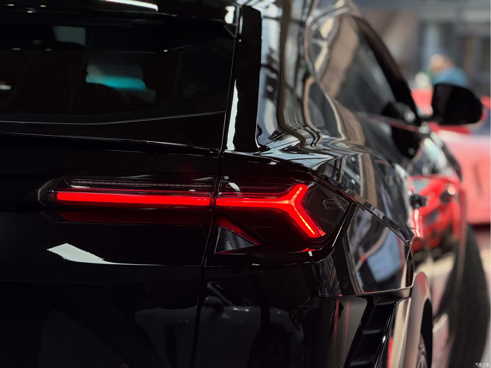 Lamborghini Urus, 2023 21