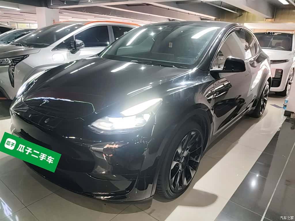 Tesla Model Y, 2022 2