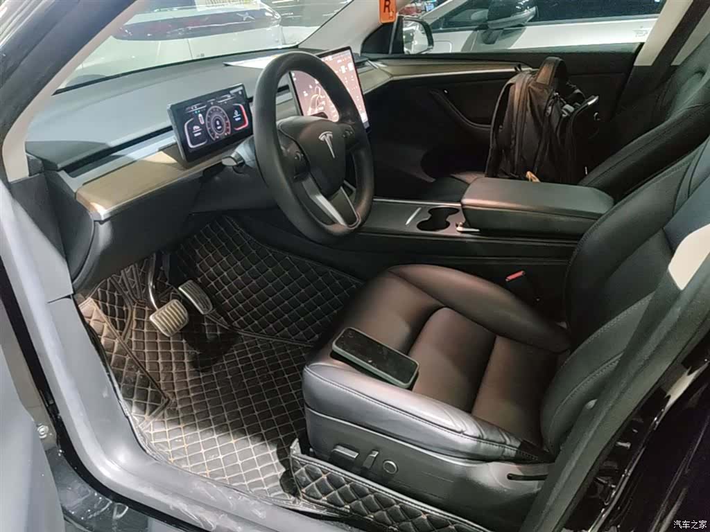 Tesla Model Y, 2022 16