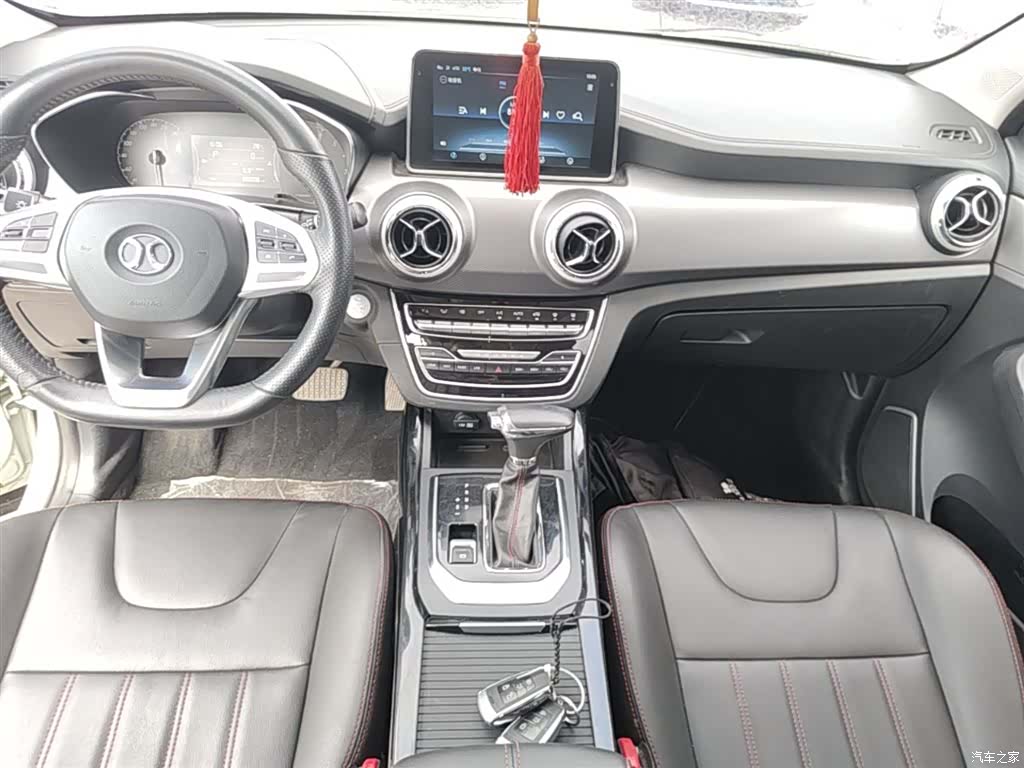 BAIC V, 2019 13