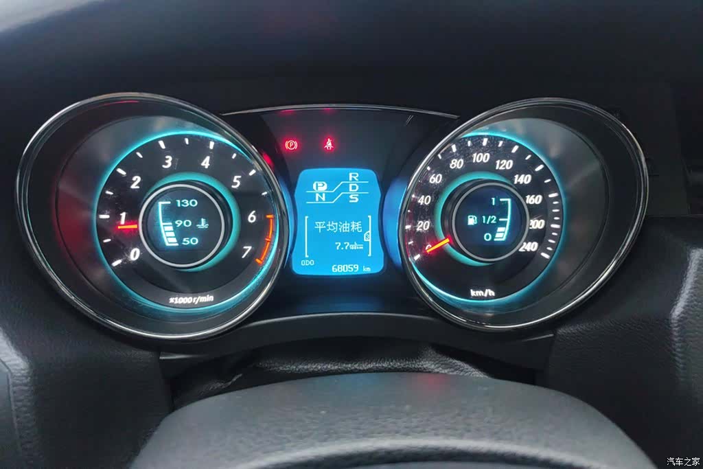 BAIC D50, 2016 14