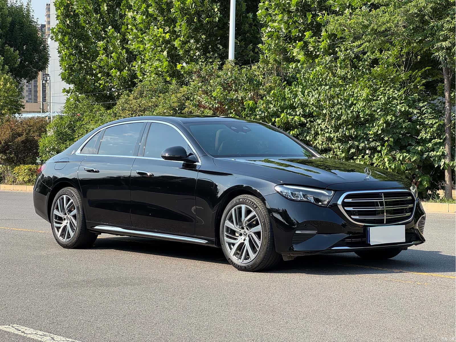Mercedes-Benz E-Class, 2024 3