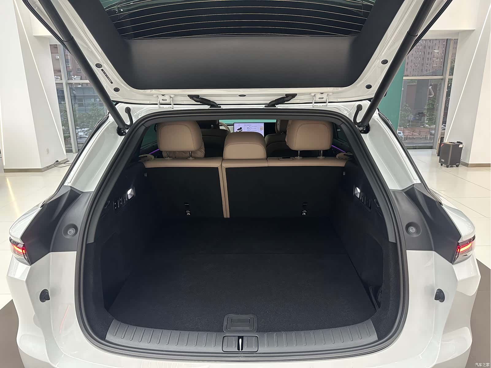 Li Auto i6, 2026 12