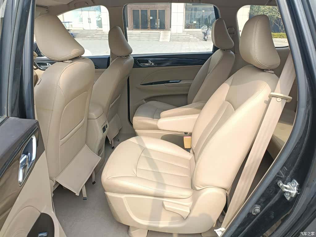 Wuling 730, 2016 7