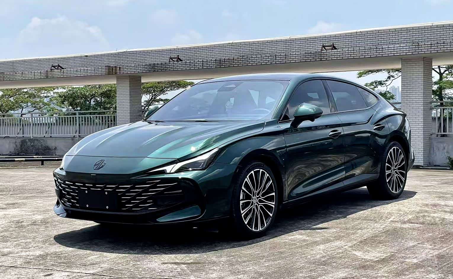 MG MG7