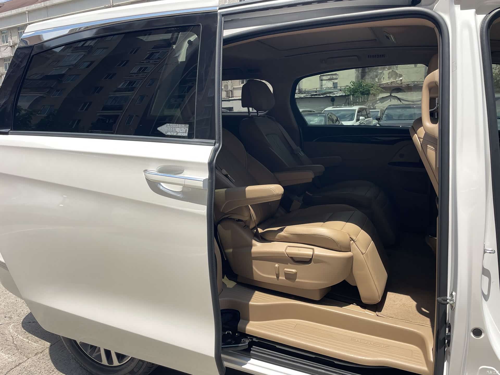Buick GL8, 2017 10