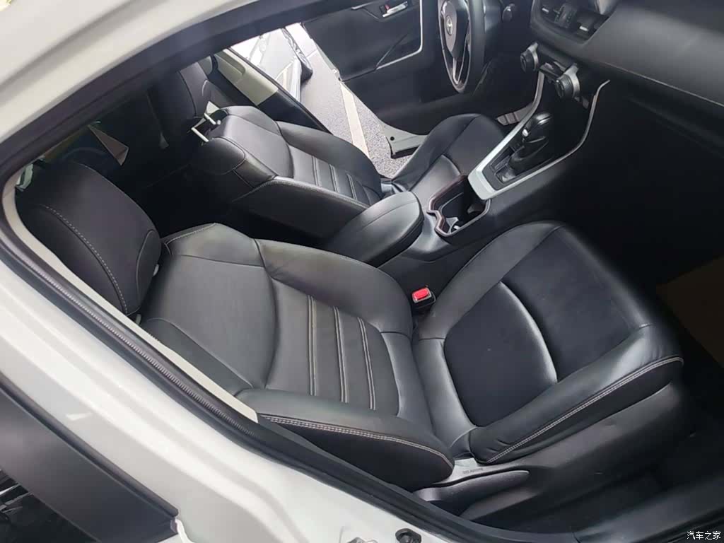 Toyota RAV4, 2021 25