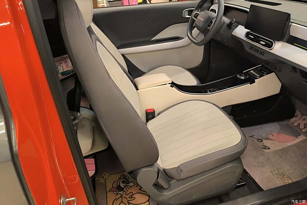 Geely Panda, 2025 8