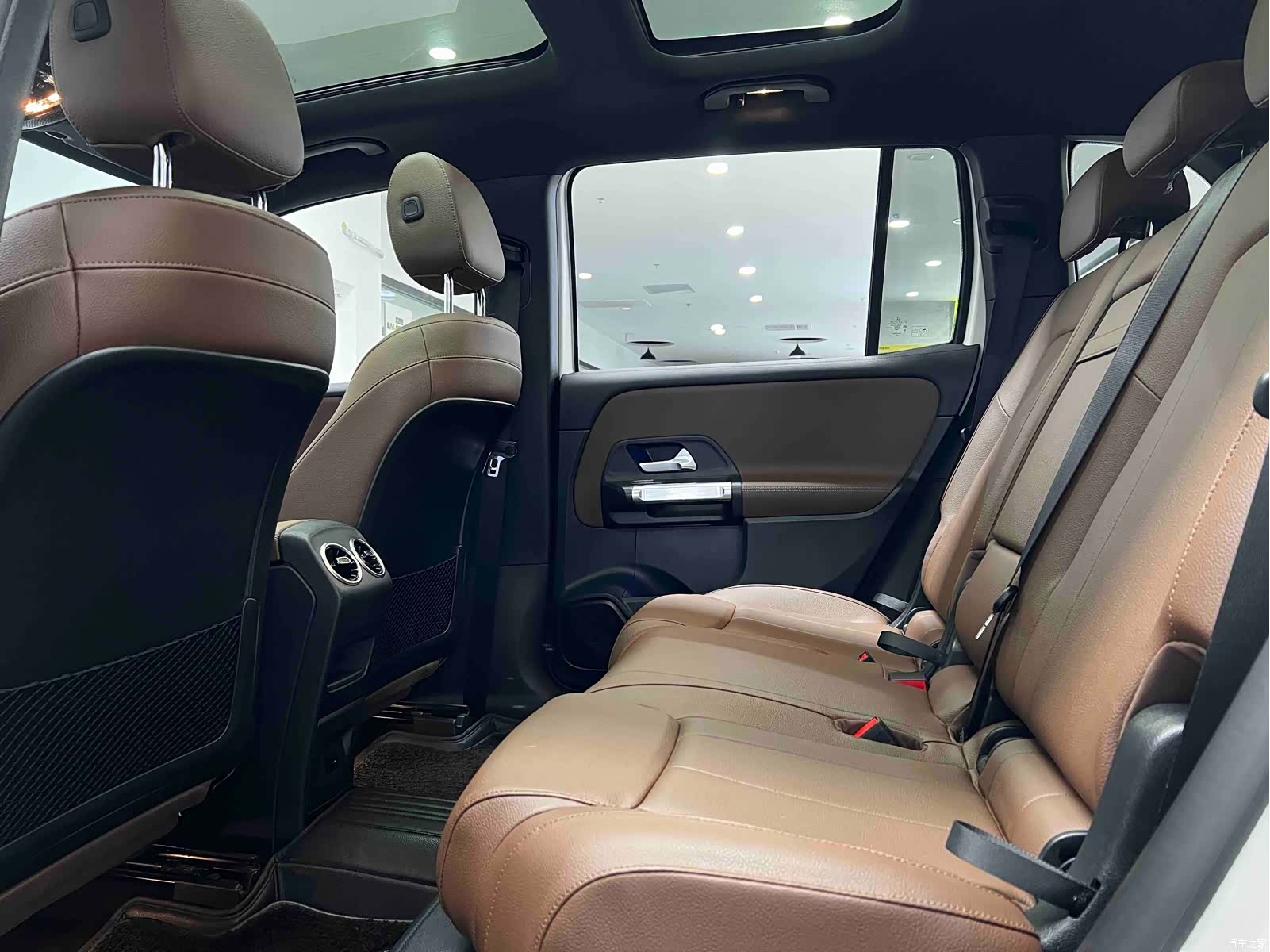 Mercedes-Benz GLB, 2021 25