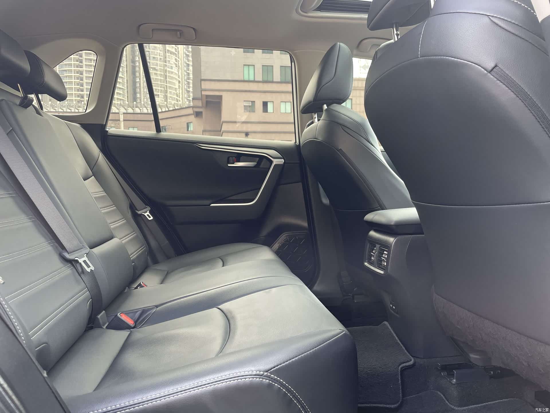 Toyota Wildlander, 2023 19