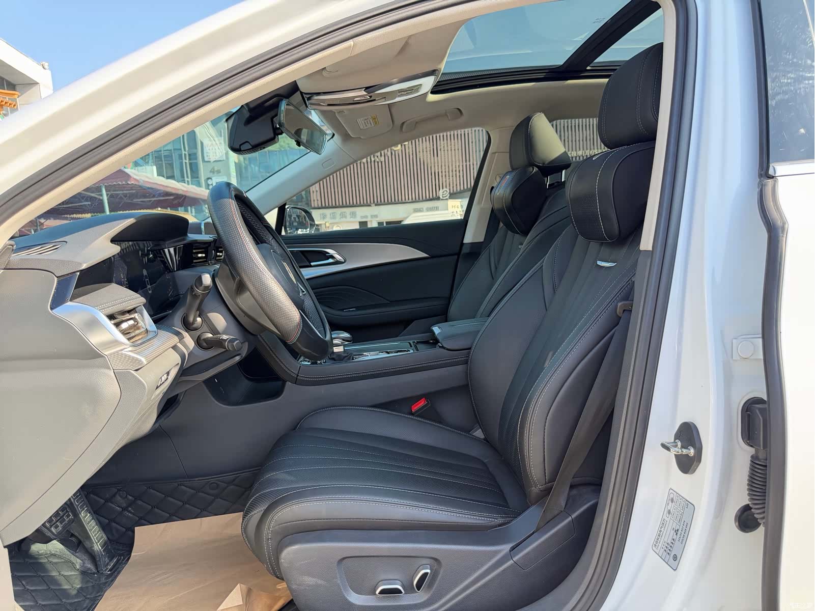 Hongqi H5, 2023 12