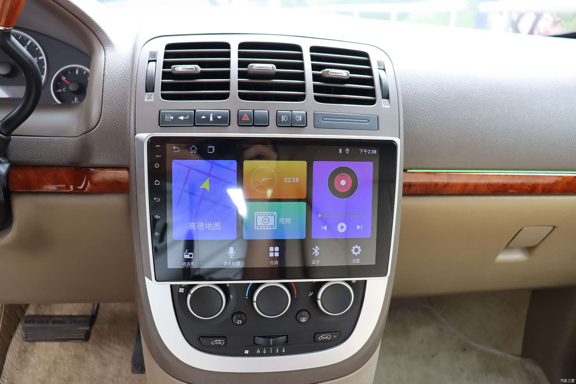 Buick GL8, 2010 18