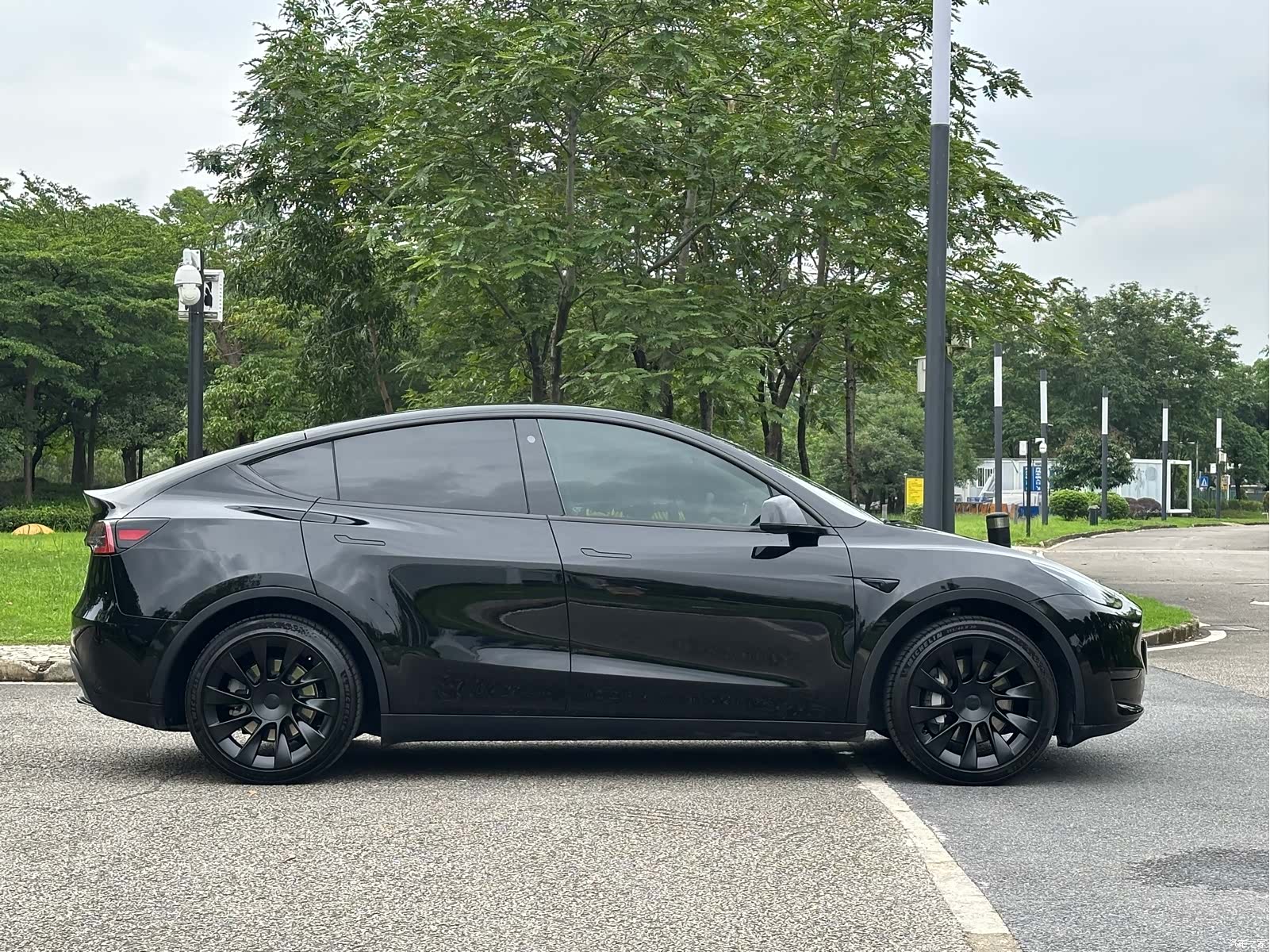 Tesla Model Y, 2022 все фото