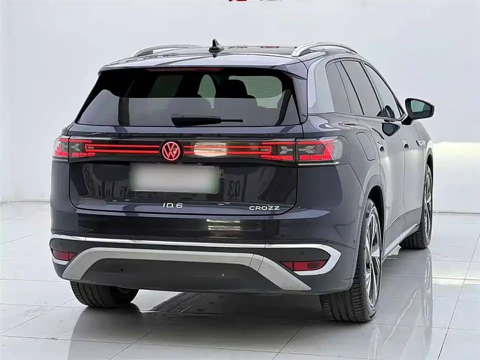 Volkswagen ID.6 CROZZ