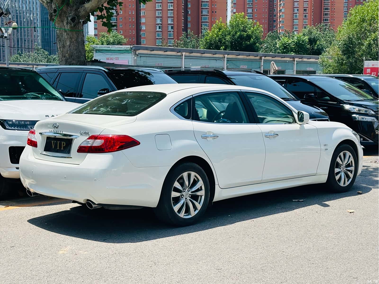 Infiniti Q70, 2015 4