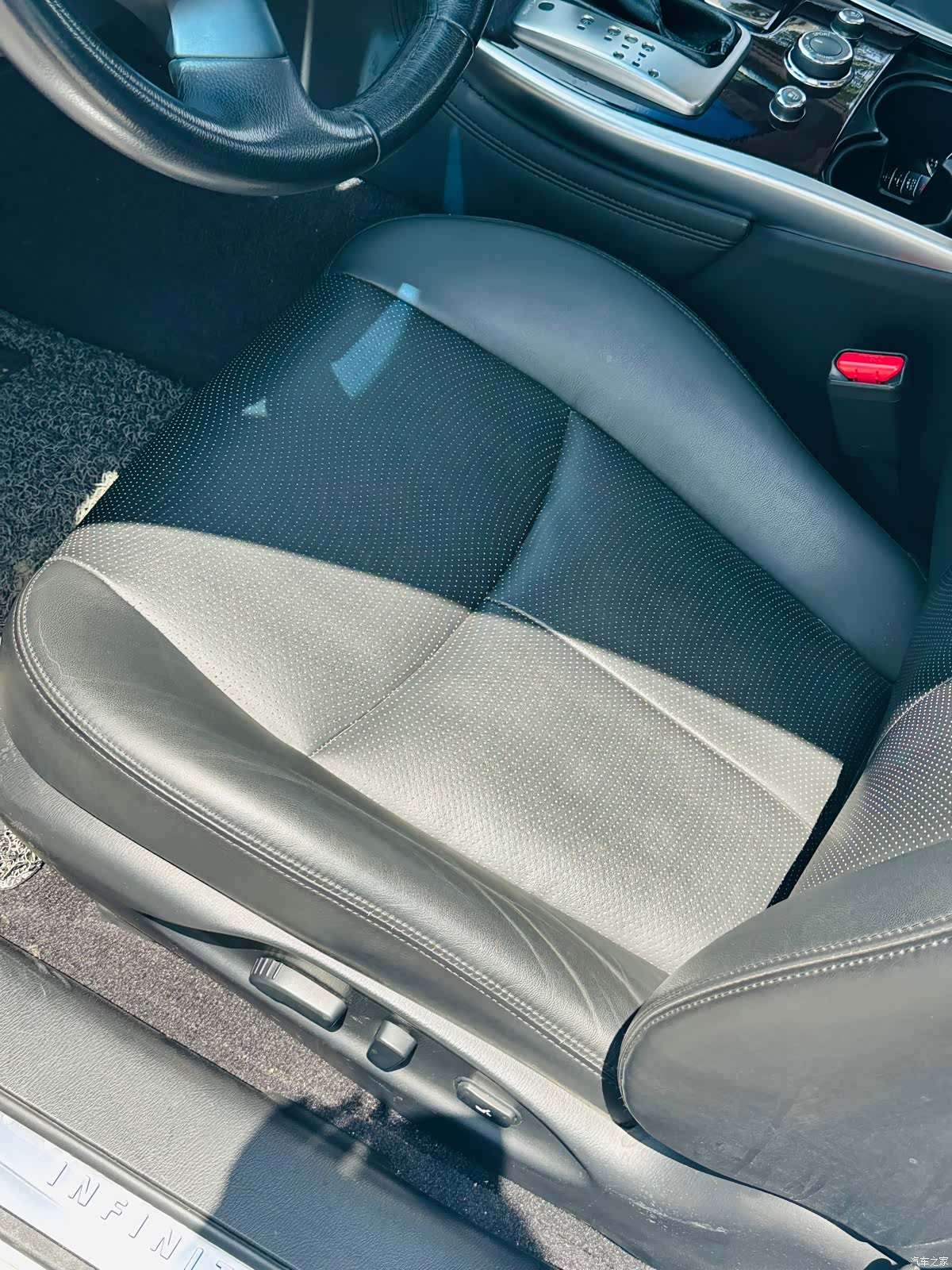 Infiniti Q70, 2015 12