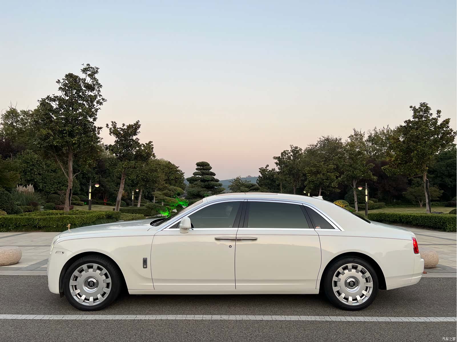 Rolls-Royce Ghost, 2016 6