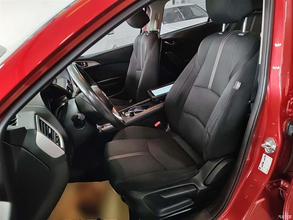Mazda Mazda3, 2017 15