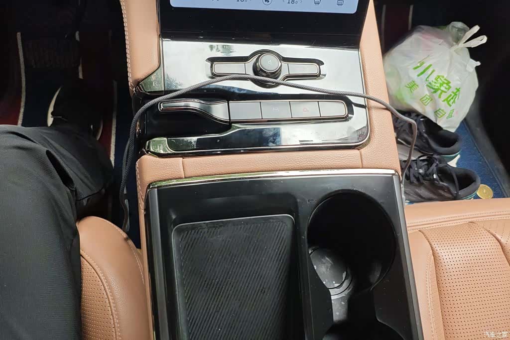 NIO ES8, 2020 16